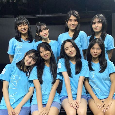 [Lirik+Terjemahan] JKT48 .
